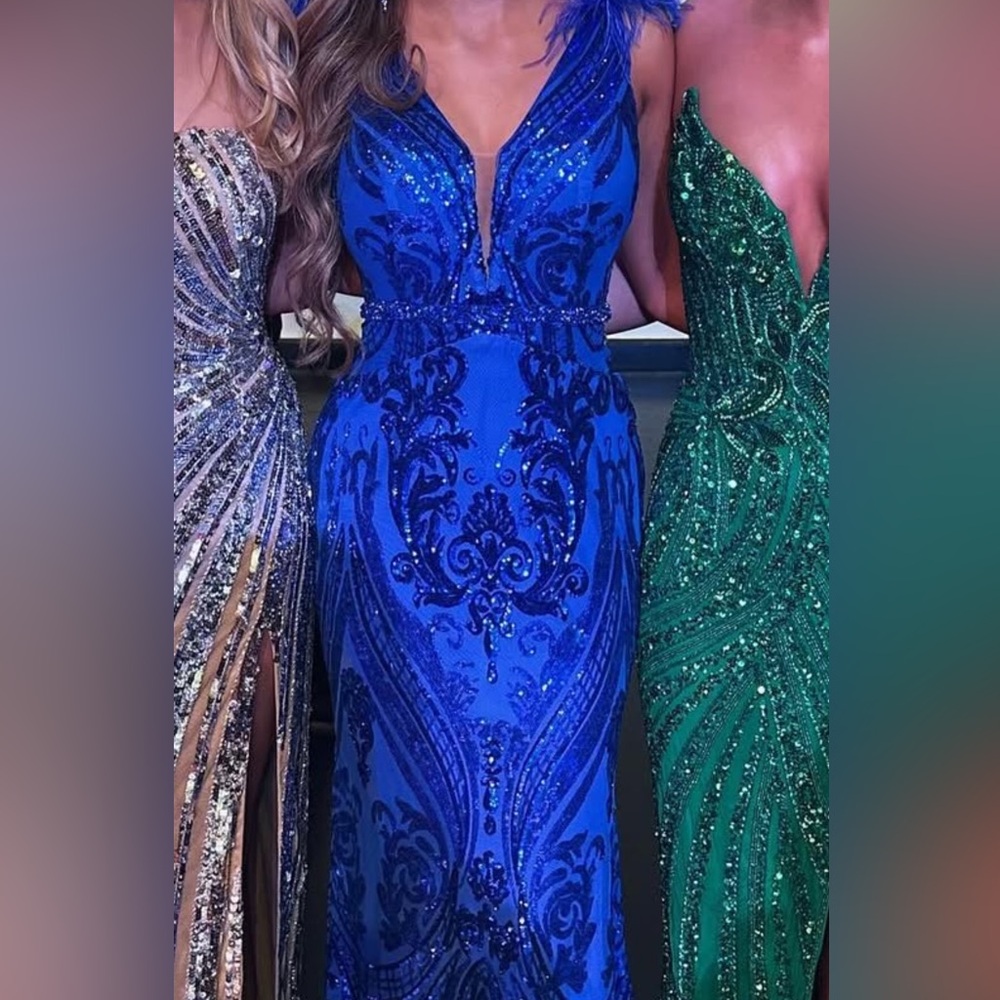 Elegant Blue Evening Gown
